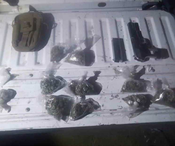 Caen con droga y arma de fuego Caen con droga y arma de fuego