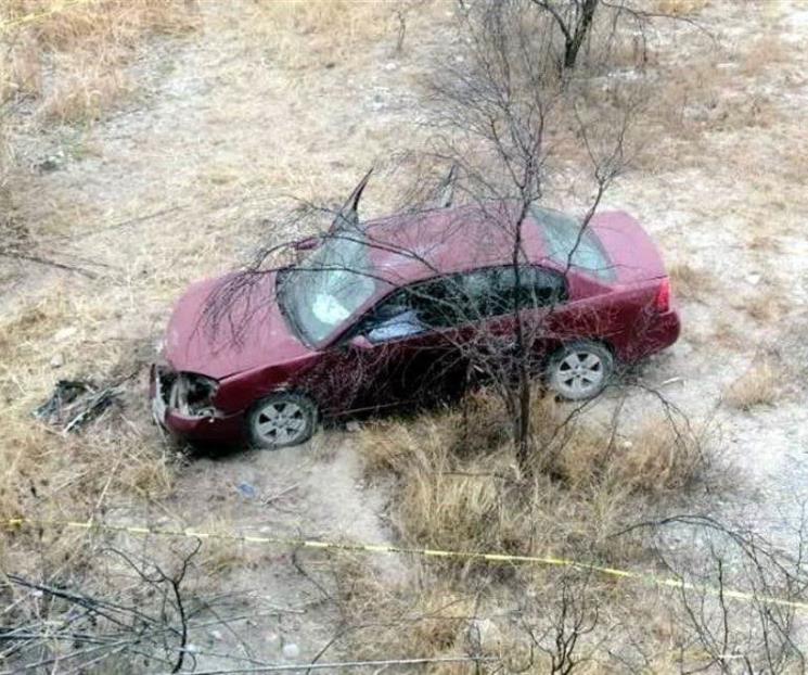 Estrella auto contra muro y muere Estrella auto contra muro y muere