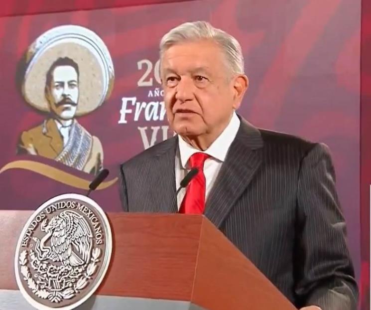 AMLO encabeza ceremonia por 80 años del IMSS AMLO encabeza ceremonia por 80 años del IMSS