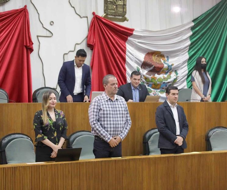 Guarda Congreso minuto de silencio por Javier Livas Cantú Guarda Congreso minuto de silencio por Javier Livas Cantú