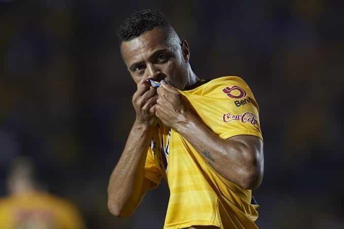 Trabaja Tigres en la renovación de Carioca Trabaja Tigres en la renovación de Carioca