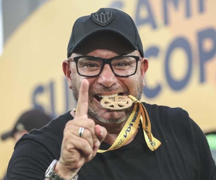 También quiere Mohamed dirigir al Tri También quiere Mohamed dirigir al Tri