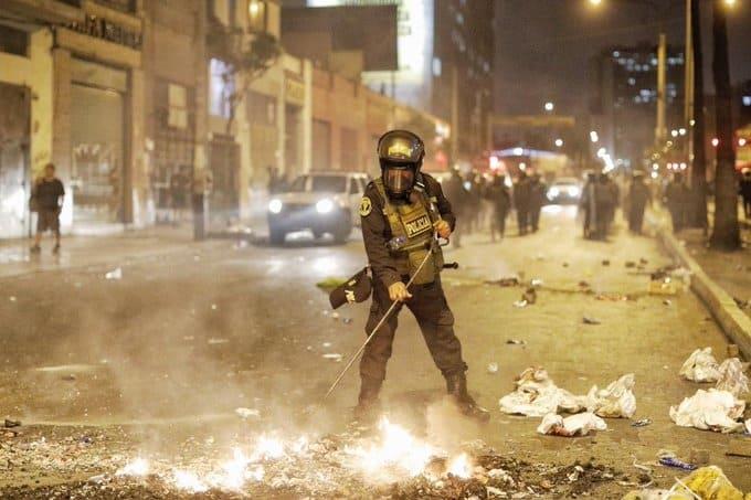 Insisten manifestantes en la renuncia de Dina Boluarte Insisten manifestantes en la renuncia de Dina Boluarte