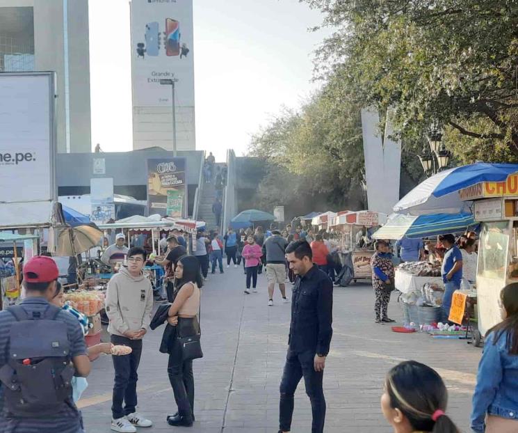 Tienen respiro vendedores ambulantes de la Macroplaza Tienen respiro vendedores ambulantes de la Macroplaza