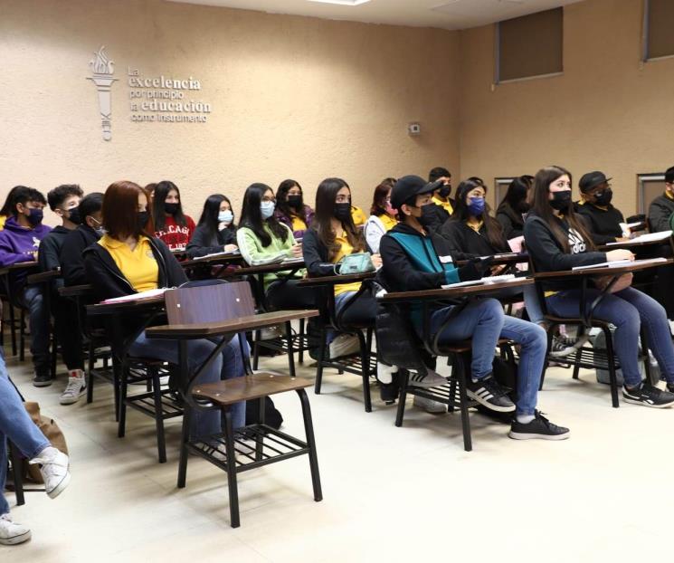 Vuelven a clases 215 mil alumnos a la UANL Vuelven a clases 215 mil alumnos a la UANL