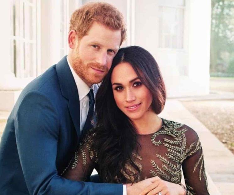 Harry se felicita a sí mismo por lanzamiento de su libro Harry se felicita a sí mismo por lanzamiento de su libro