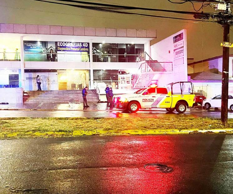 Balean a mujer en estética de Cumbres