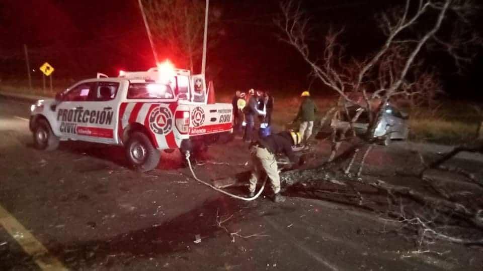 Resulta mujer herida en choque Resulta mujer herida en choque