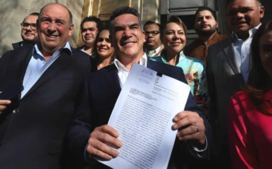 Van PRI, PAN y PRD juntos contra Plan B electoral Van PRI, PAN y PRD juntos contra Plan B electoral