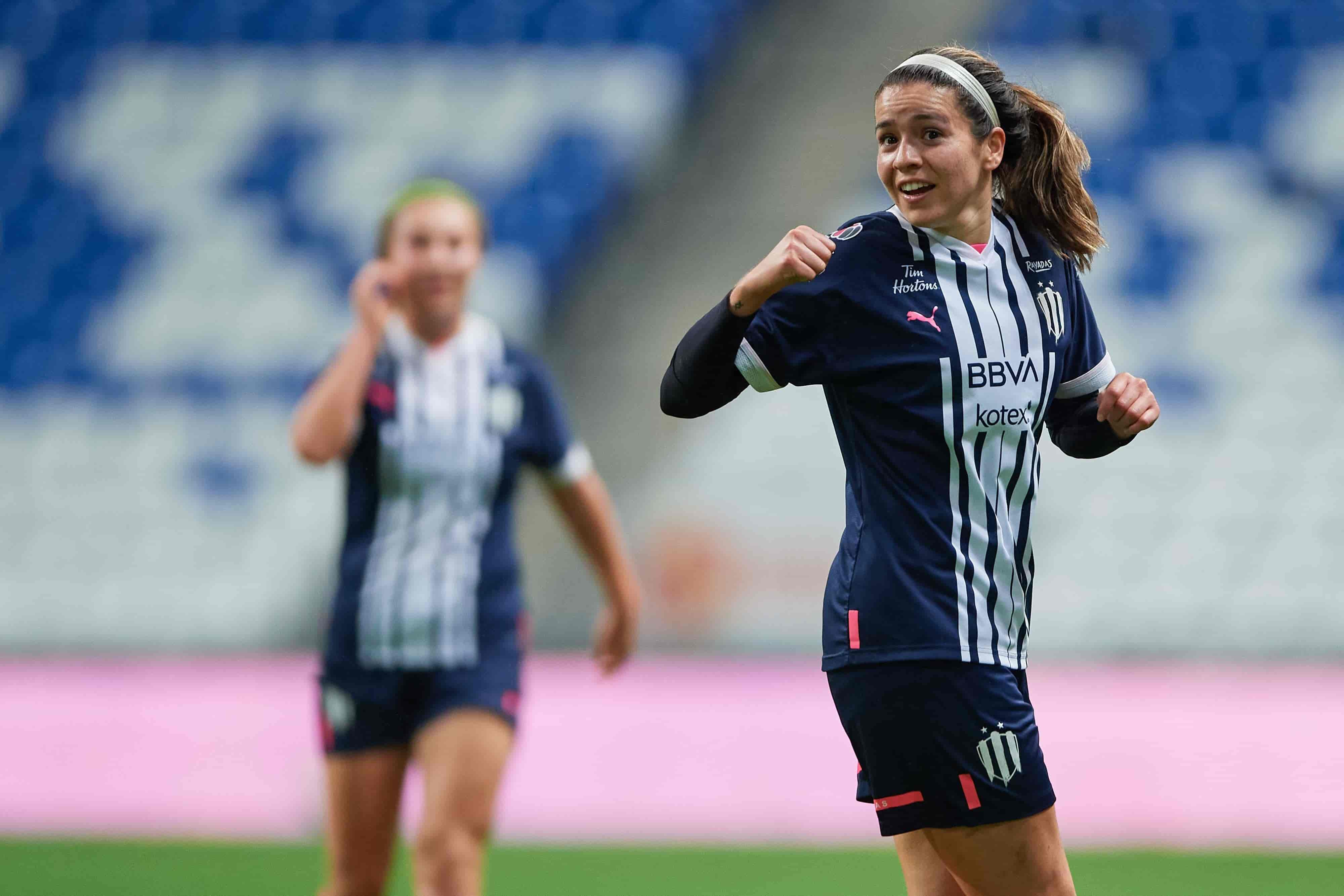 Daniela Solís hace doblete.