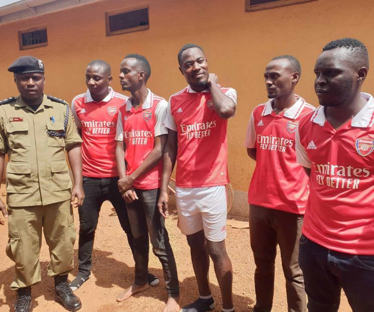 Detienen en Uganda a fans del Arsenal Detienen en Uganda a fans del Arsenal
