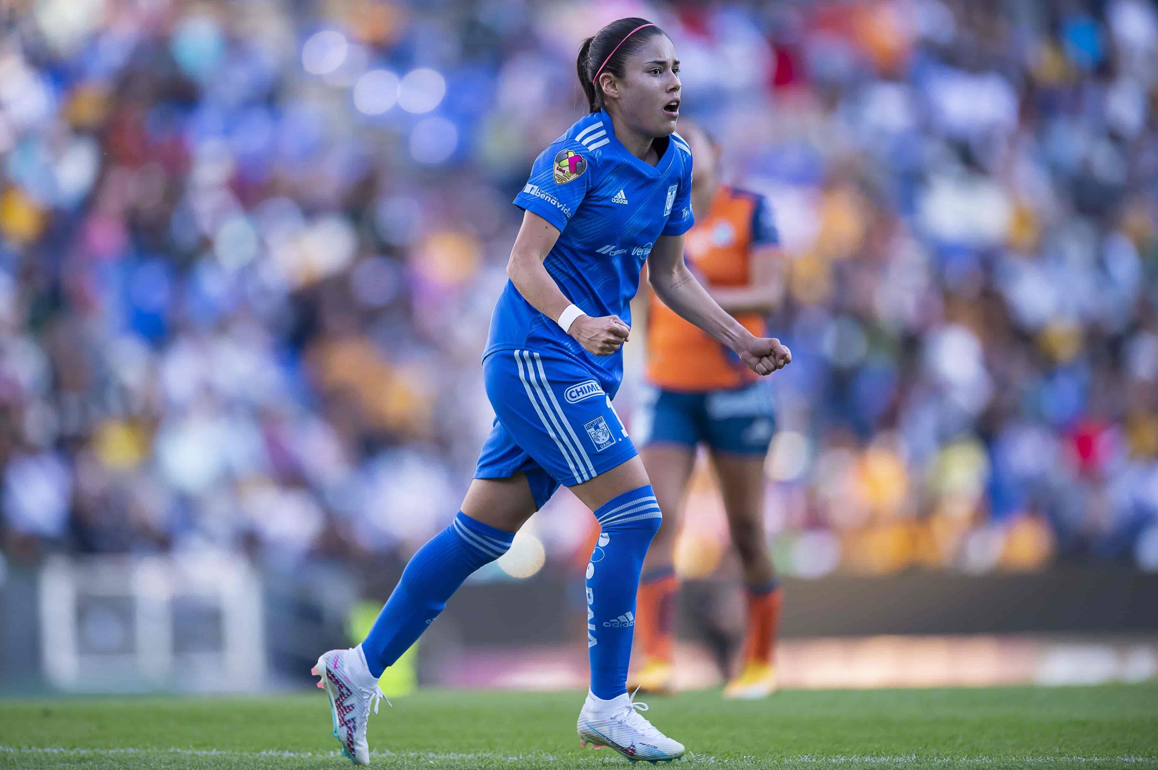 Lizbeth Ovalle hace el 2-0.