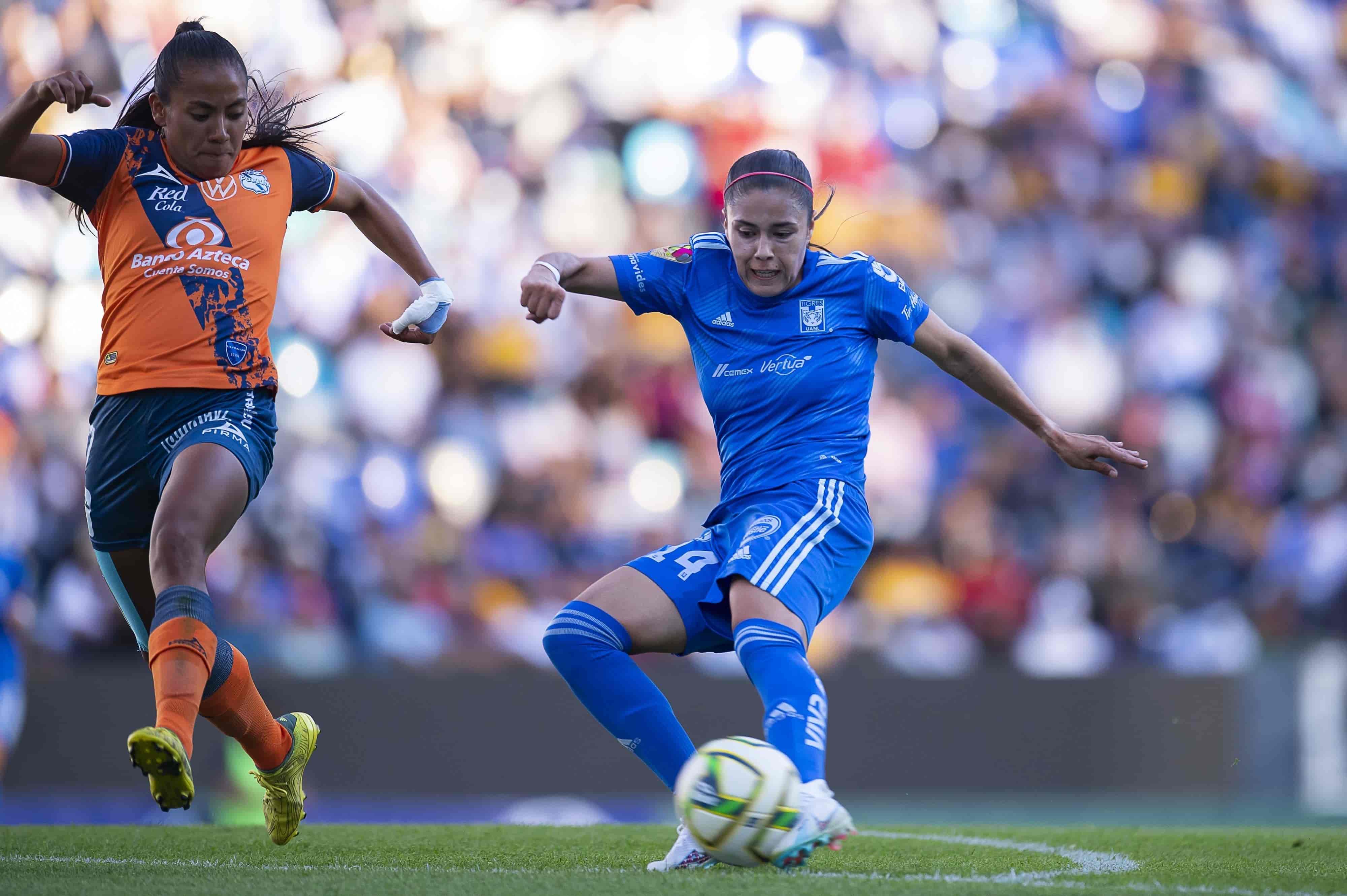 Las felinas buscan ampliar la ventaja.