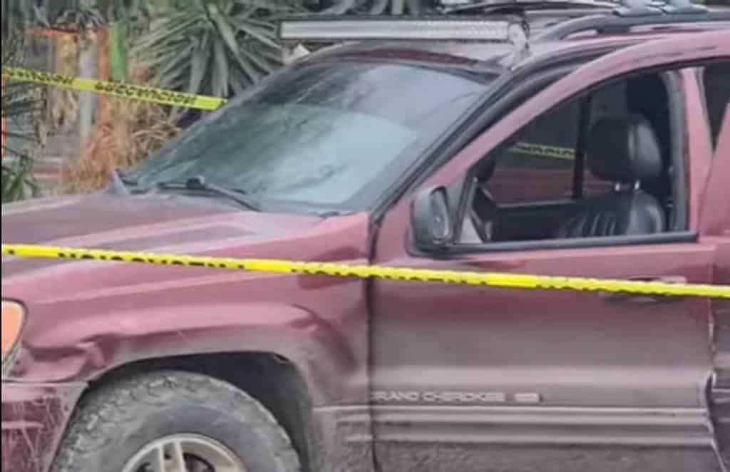 Un delincuente que robo una camioneta y asalto dos negocios en Cadereyta, logró escapar de las autoridades, después de una persecución