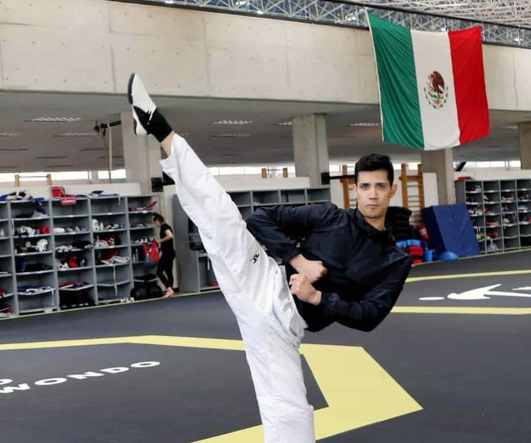 Se prepara César Rodríguez para mundial de taekwondo Se prepara César Rodríguez para mundial de taekwondo