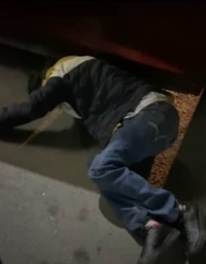 Buscan esclarecer la muerte de un joven que participo en una riña frente a una plaza Comercial de Escobedo