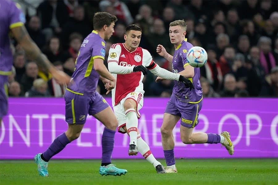 Ajax de Edson y Jorge apenas y empata con el Volendam Ajax de Edson y Jorge apenas y empata con el Volendam