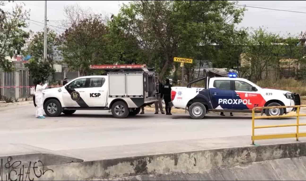 El cuerpo de un hombre fue encontrado asesinado y con evidentes huellas de golpes, en un terreno baldío del municipio de Escobedo