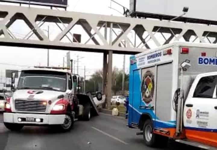 Choca y vuelca en San Nicolás Choca y vuelca en San Nicolás