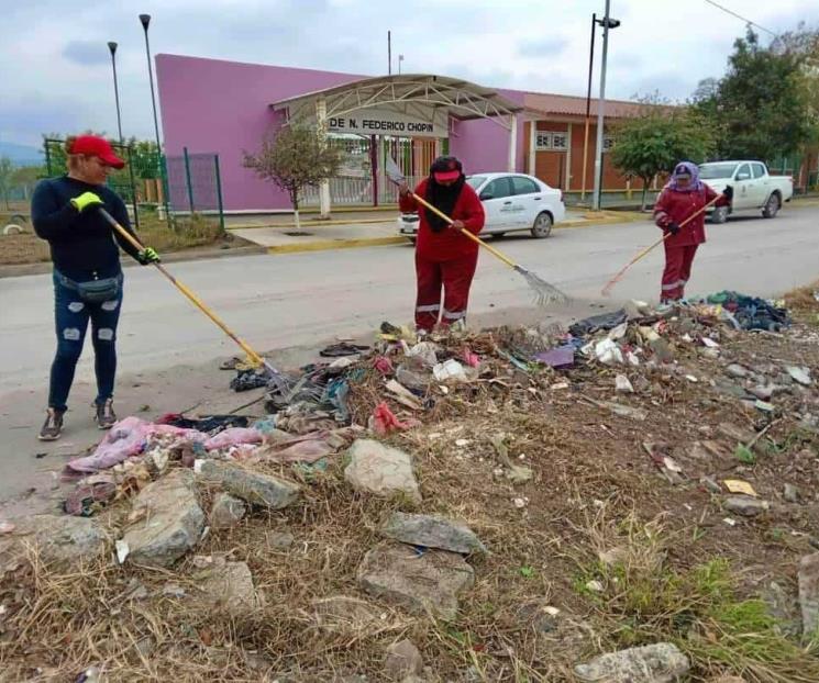 Limpia Escobedo basurero clandestino en Alianza Real Limpia Escobedo basurero clandestino en Alianza Real