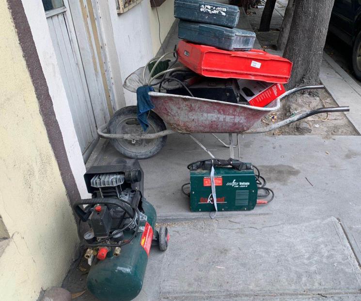 Lo sorprenden con carretilla llena de objetos que robó Lo sorprenden con carretilla llena de objetos que robó