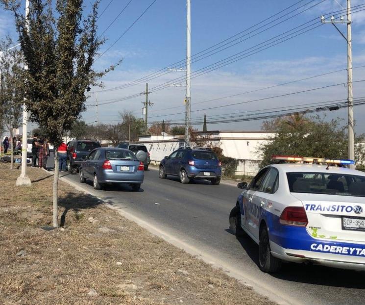 Derrapa en su moto y muere