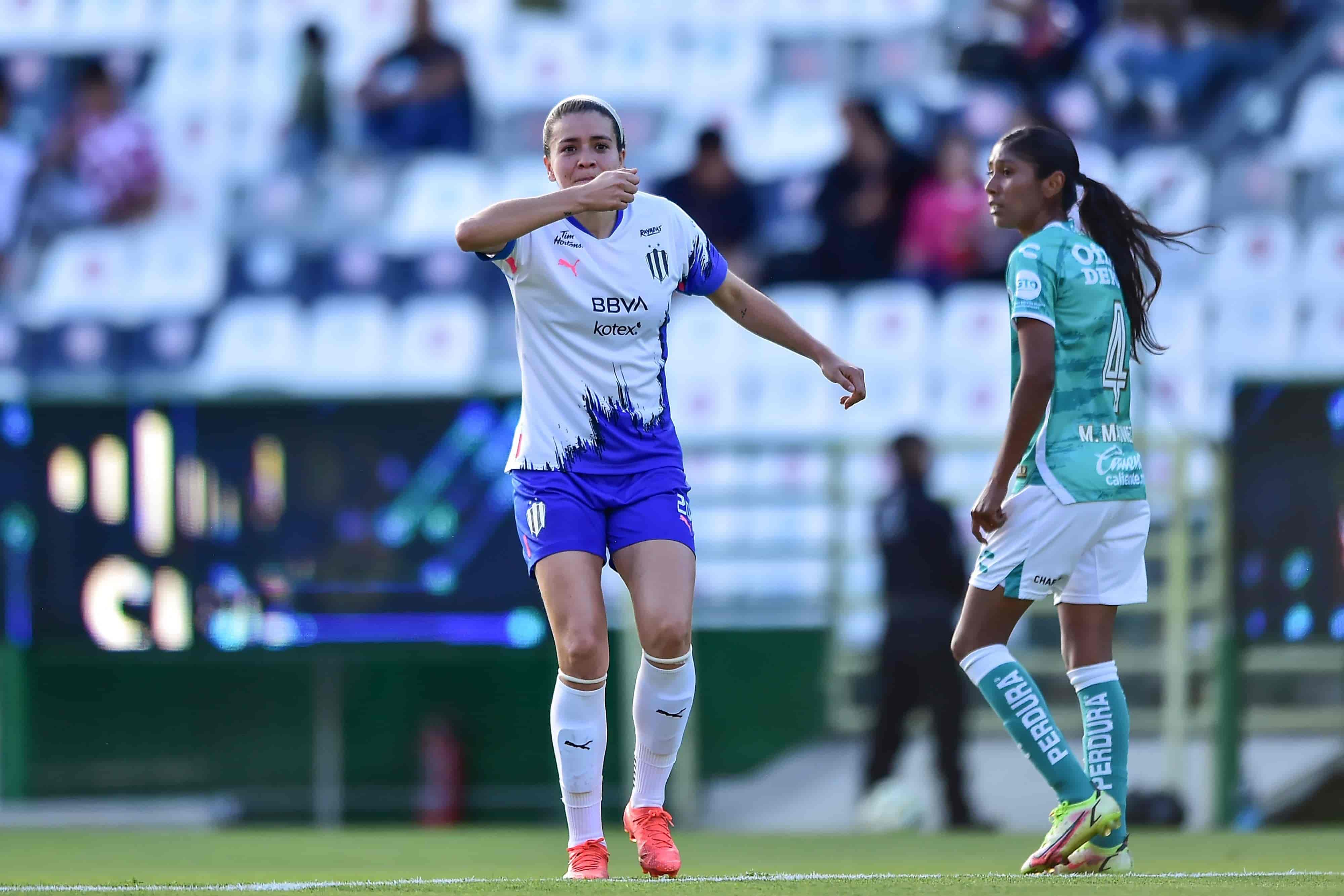 Daniela Solís hace el 1-0.