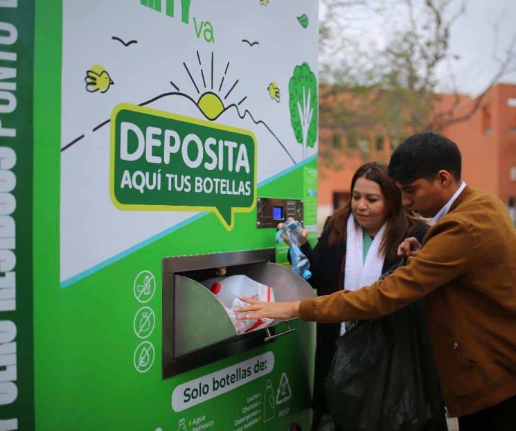 Instalan máquina recicladora en Plaza Zaragoza de Monterrey