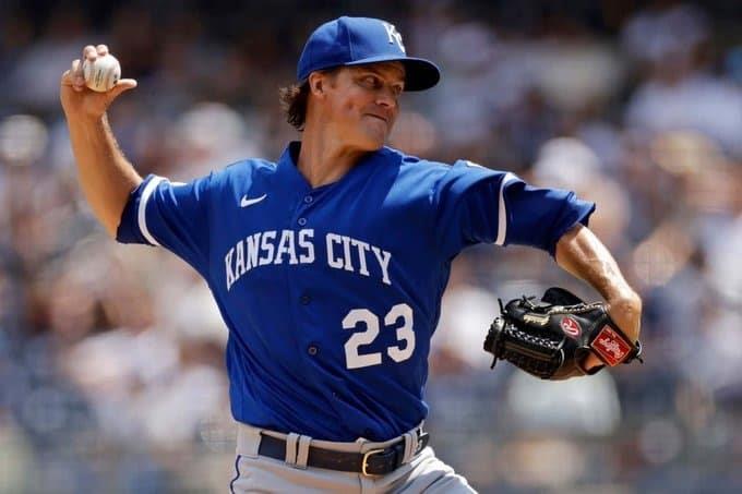 Firma Greinke con los Reales de Kansas City Firma Greinke con los Reales de Kansas City
