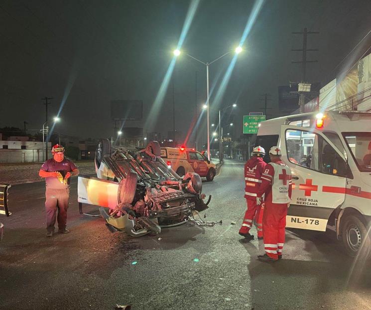 Pierde conductor cuatro dedos tras volcadura Pierde conductor cuatro dedos tras volcadura