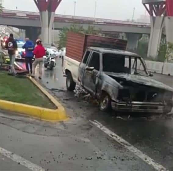 Se incendia camioneta Se incendia camioneta