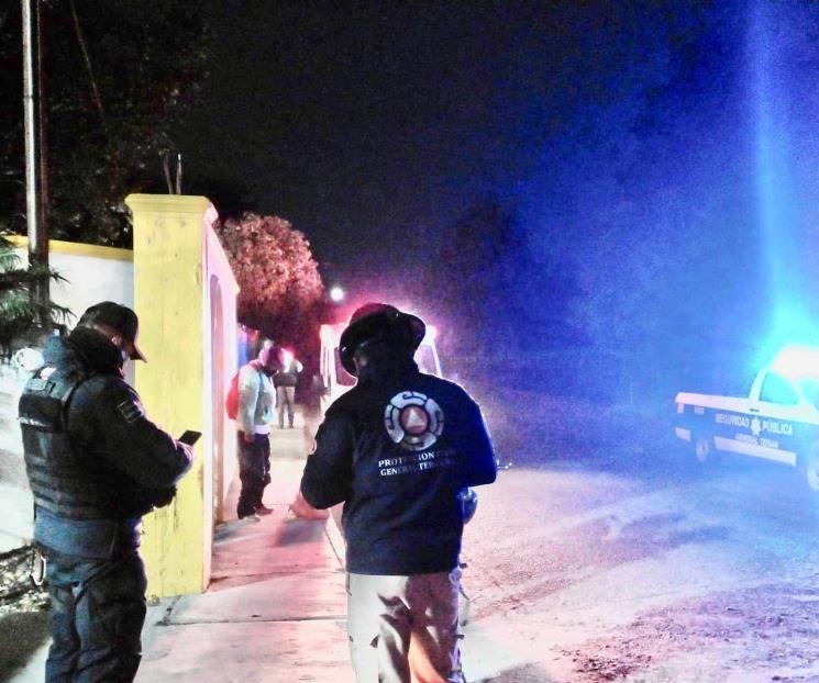 Resultan heridos tras derrapar moto