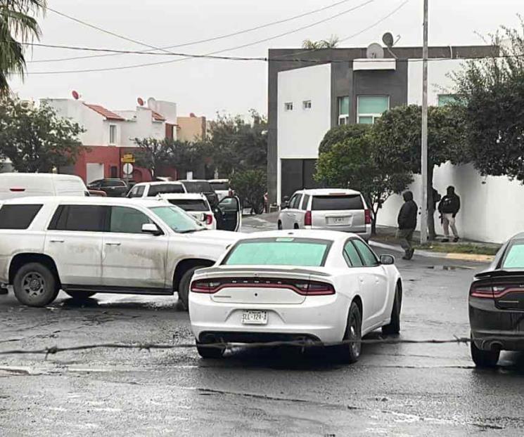 Catean 7 casas; hallan droga y uniformes de FC