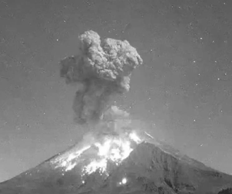 Popocatépetl presenta 2 explosiones Popocatépetl presenta 2 explosiones
