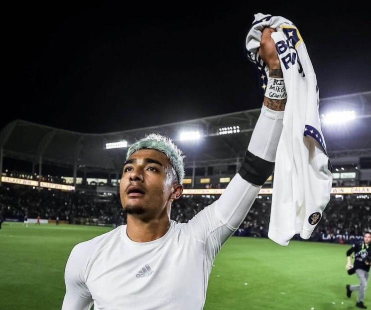 Barcelona no fichó a mexicano Araujo por error informático