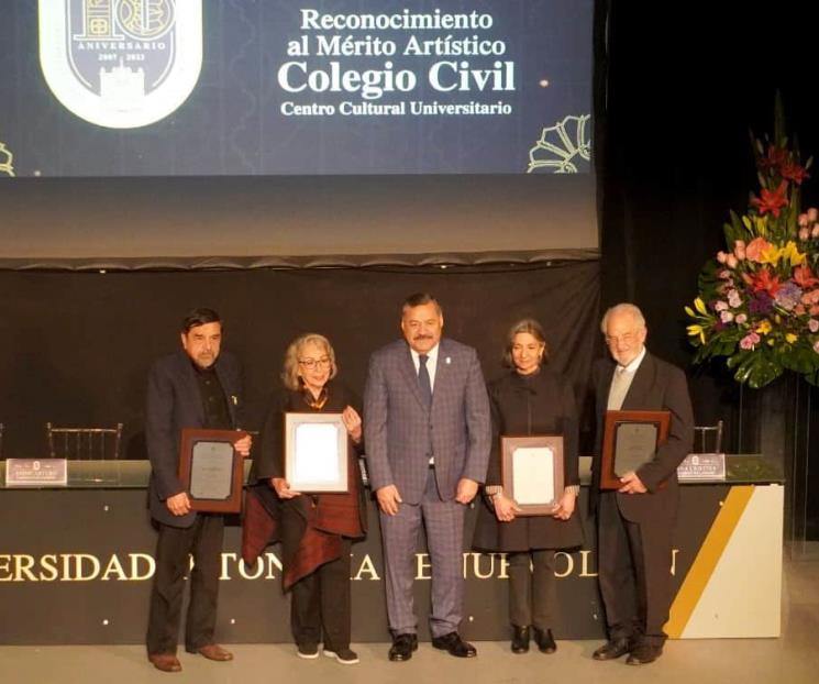 Entregan en Aula Magna Medalla al Mérito Artístico