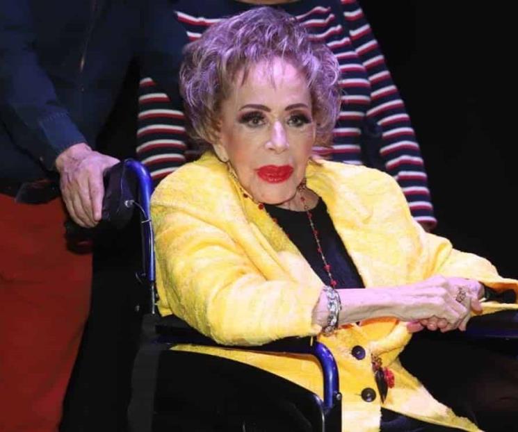 Silvia Pinal reaparece y otorga espacio teatral a la CDMX