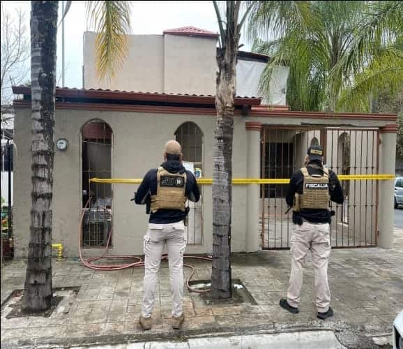 Droga, dos vehículos asegurados y diversos cartuchos hábiles, además de tres hombres arrestados, fue parte del resultado de los cateos realizados en Santiago