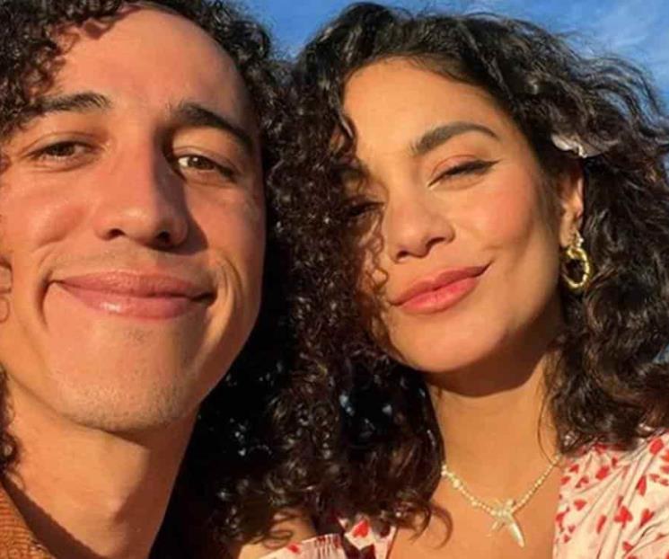 Vanessa Hudgens se compromete con el beisbolista Cole Tucker Vanessa Hudgens se compromete con el beisbolista Cole Tucker