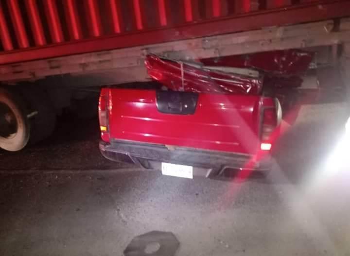 Muere conductor prensado en Salinas Victoria Muere conductor prensado en Salinas Victoria