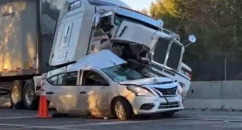 Accidente en Galeana deja un muerto y dos heridos Accidente en Galeana deja un muerto y dos heridos