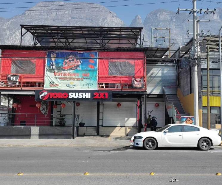 Matan a hombre y hieren a otro en bar de Santa Catarina