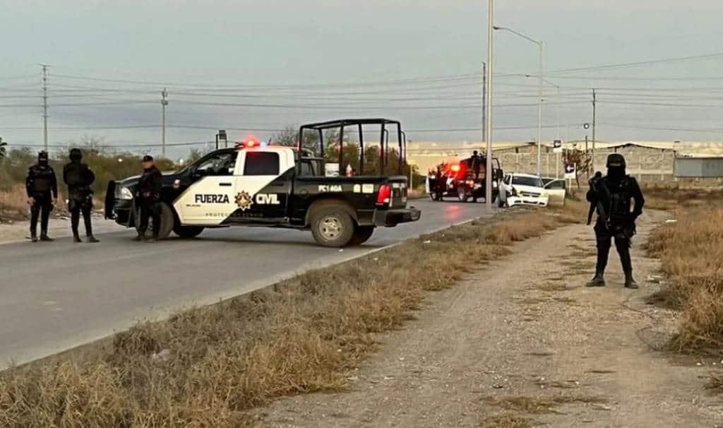 Detienen a par de hombres tras persecución