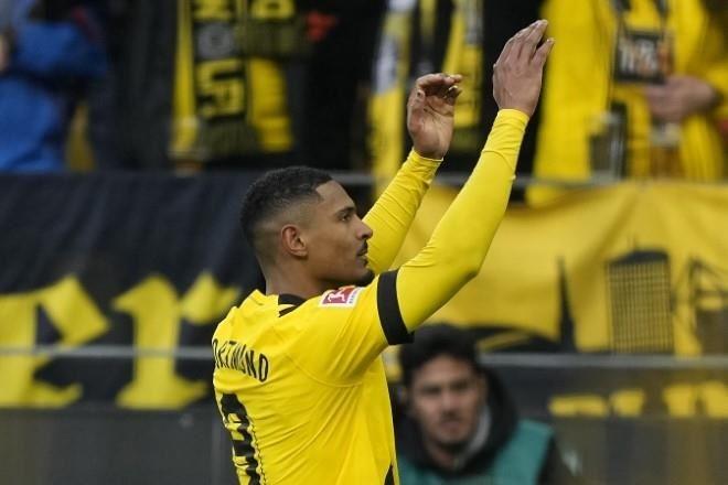 Marca su primer gol con Dortmund tras vencer el cáncer Marca su primer gol con Dortmund tras vencer el cáncer