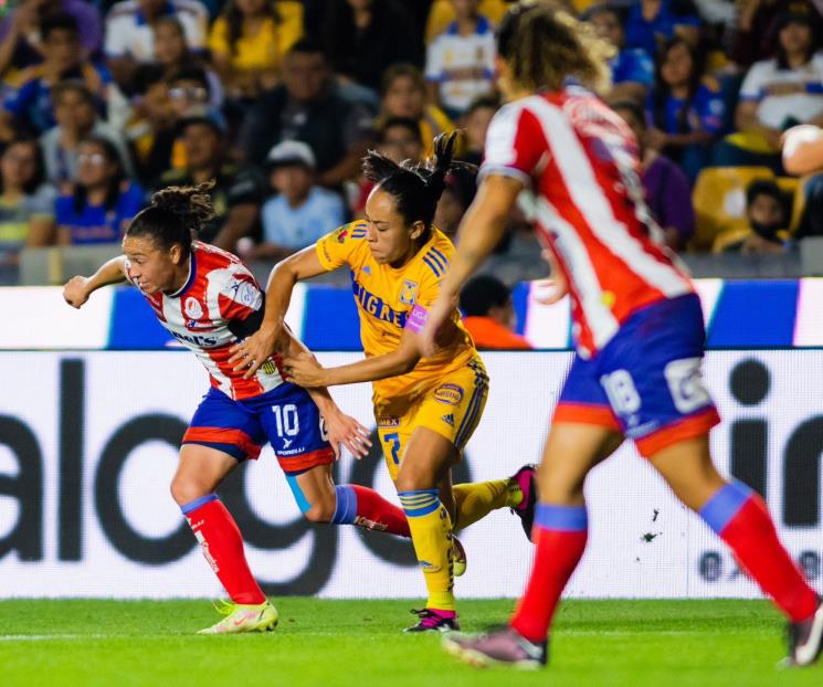 Tigres desbanca a Rayadas