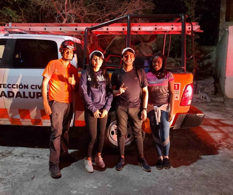 Rescatan a excursionistas Rescatan a excursionistas