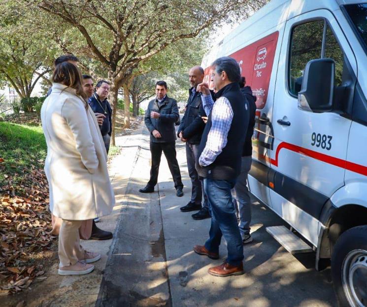 Dialoga Miguel sobre el transporte escolar con directivos Dialoga Miguel sobre el transporte escolar con directivos