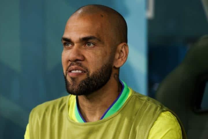 Dani Alves cambia versión: Sí hubo acto sexual