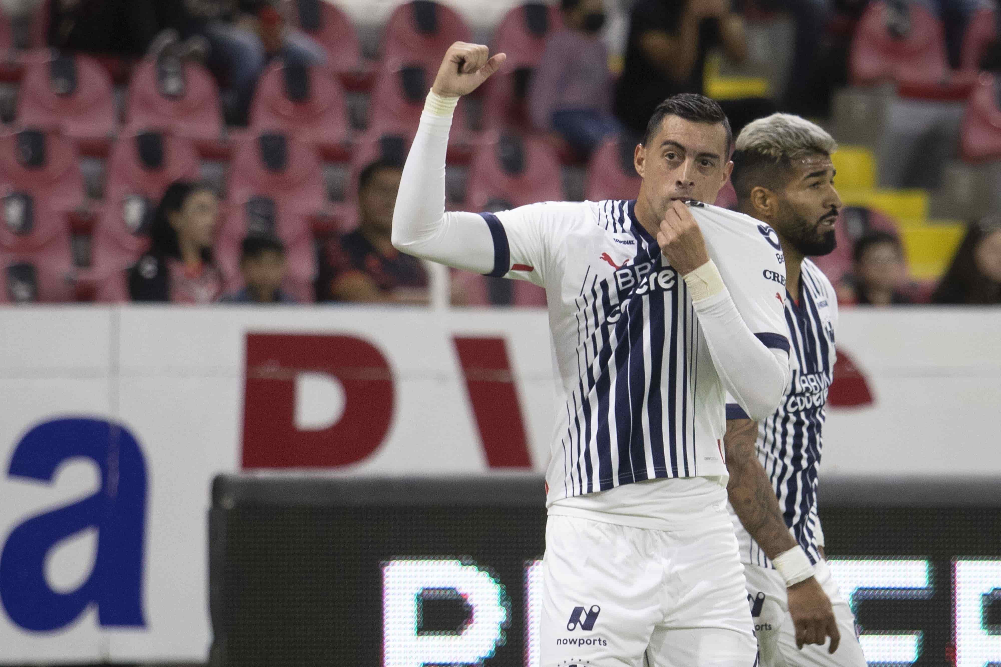 Rogelio Funes Mori hace el 1-0.