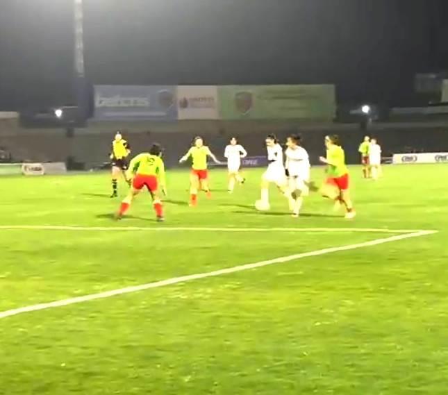 Felinas pierden invicto